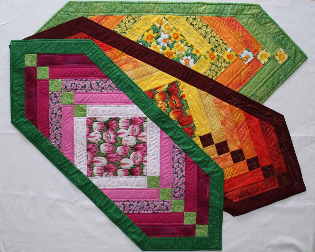 Table Runner NEW 137 FREE TABLE RUNNER QUILT PATTERNS TO DOWNLOAD