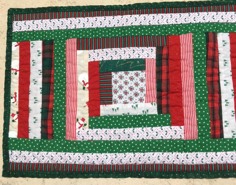 free-quilt-pattern-scrappy-log-cabin-christmas-placemat-i-sew-free